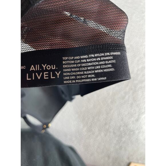 All You Lively Bra Womens 38C Black Wireless Padded Nylon Stretch NWT - Picture 6 of 7